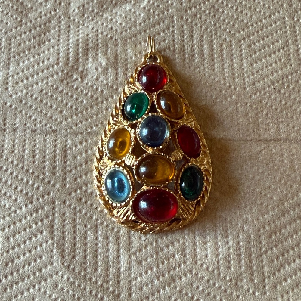 VINTAGE HI END MOGUL STYLE MULTI COLOR CABACHON PENDANT